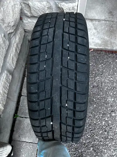 Snow Tires in good shape with lots of tread…were on a Nissan Qashqai but fit many different vehicles...
