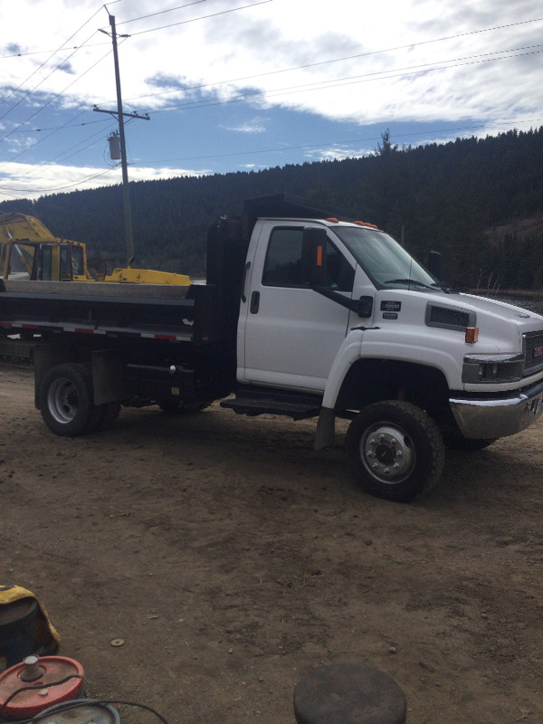 Gmc c5500 4x4 dump truck in Heavy Trucks in Williams Lake