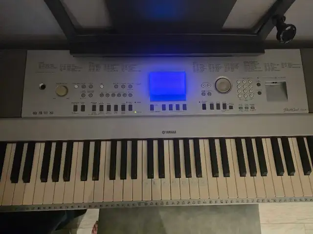 piano yamaha DGX 640 in Pianos & Keyboards in Laval / North Shore - Image 3