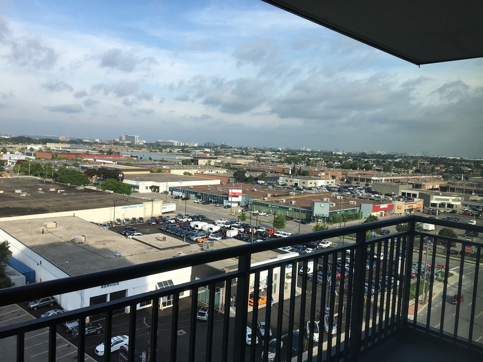 Treviso III Luxury 1-Bedroom 1 Bathroom Condo for Rent – Startin 1