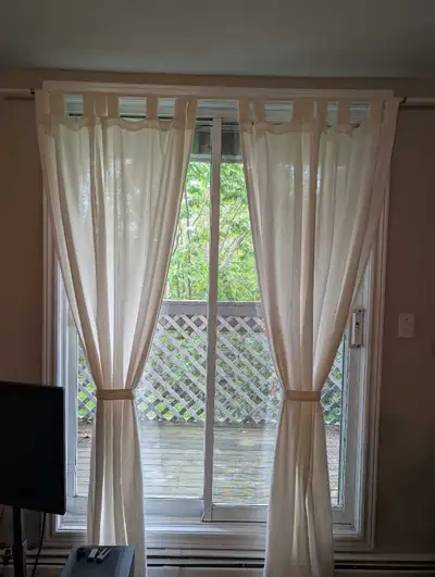 One Bedroom Apartment for lease take over Available October 1st, 2026 Lease ends January 2027 Able t...