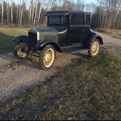 1927 Ford Model T , not running, needs battery and hoses/wires to be replaced before it will run. Al...