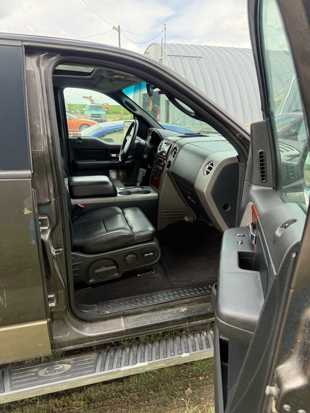 2005 Ford F150 crew cab s/b 4x4 for sale  in Cars & Trucks in Lethbridge - Image 4