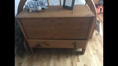 Hard to find pine blanket box in excellent condition. Unique and functional piece of furniture. Curr...
