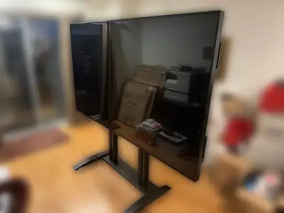 98" LG 4K UHD Signage - Home Theatre. Stand included!, View more