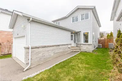 Welcome to your cozy sanctuary in Bankside Dr Available Now ✅ Key Features: ️ 2 bedrooms 1 washroom...