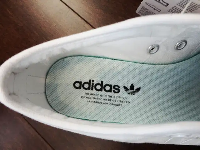 New Womens Adidas Nizza Trefoil Running Shoe Sneakers Size 5 1/2 in Women's - Shoes in Kitchener / Waterloo - Image 8
