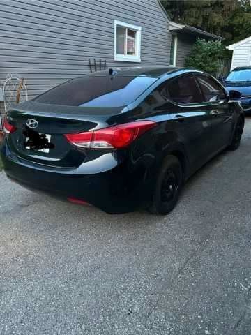 hyundai Elantra in Cars & Trucks in Kitchener / Waterloo - Image 3