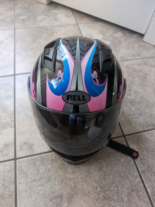 Ladies Motorcycle Helmet in Motorcycle Parts & Accessories in Red Deer