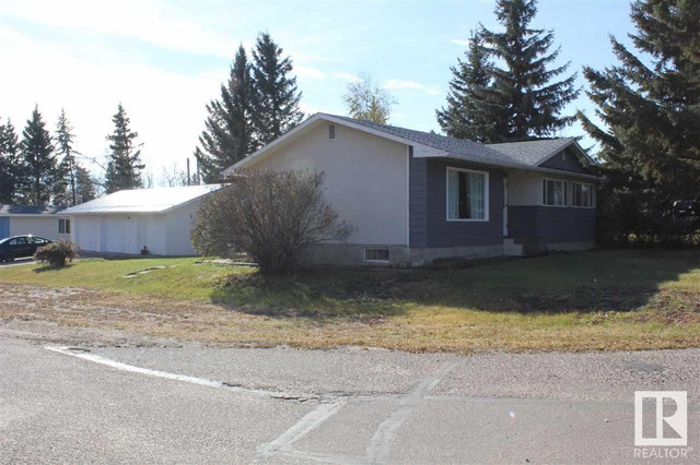 Great Starter Home in a Great Neighbourhood | Elk Point in Houses for Sale in Strathcona County