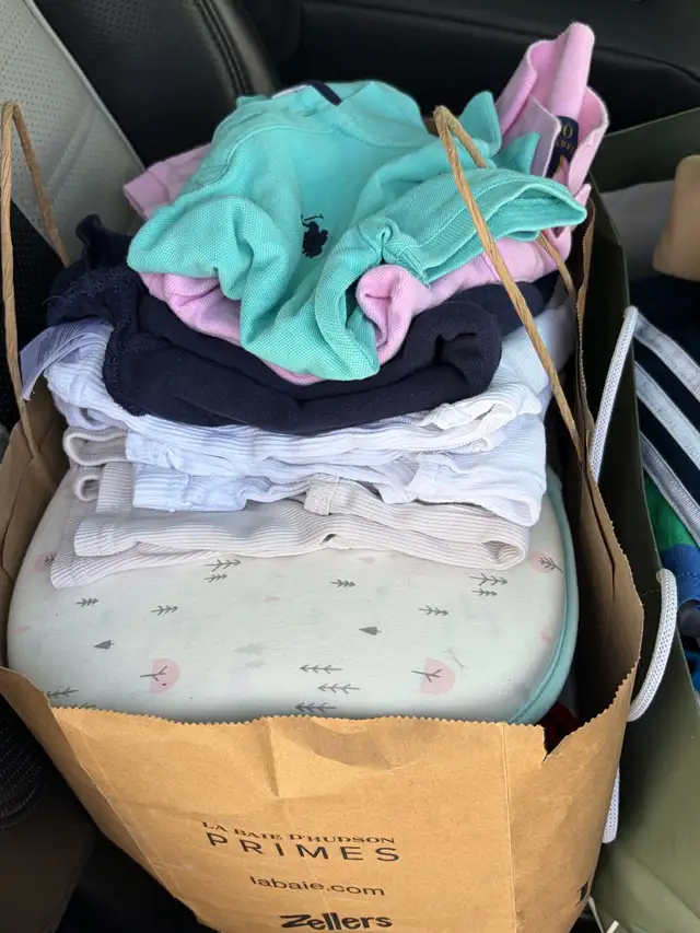 vêtements pour enfants et bébé in Kids & Youth in City of Montréal - Image 3