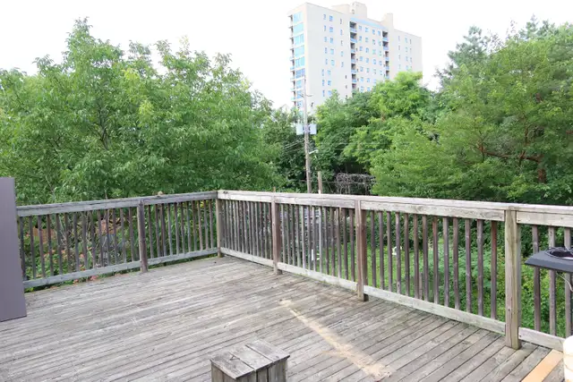 Large , fully furnished 2 bedroom apartment (Top Floor) in Short Term Rentals in Windsor Region - Image 6