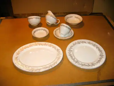 SNOWHITE  DINNERWEAR  SET for 8 made in ENGLAND., View more