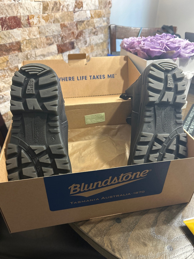  blundstone safety boots  in Women's - Shoes in Cambridge - Image 4