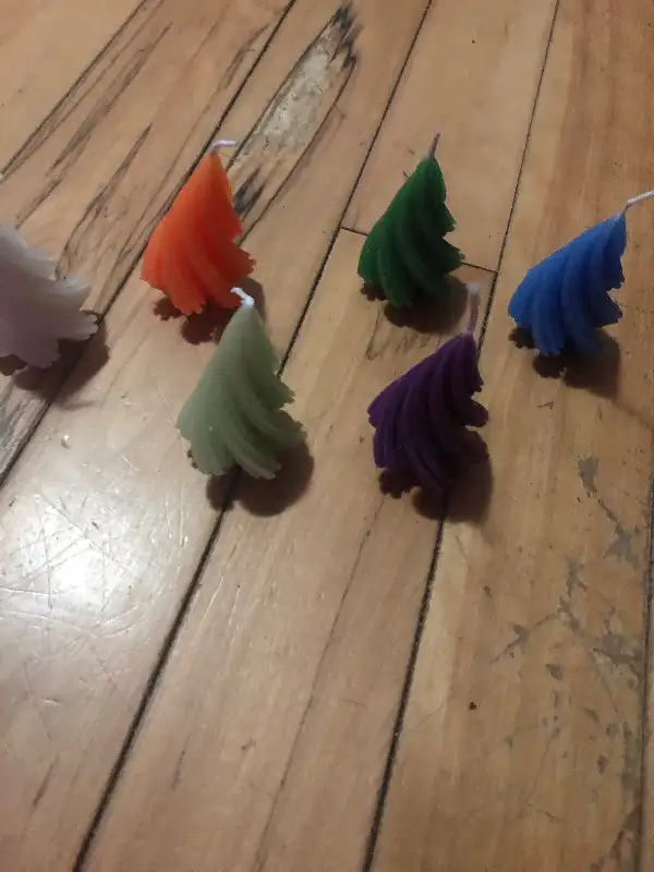 Bees wax candle64840229894403124