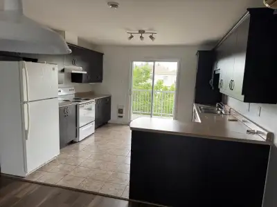 2 Bedroom, 1 Bathroom Apartment