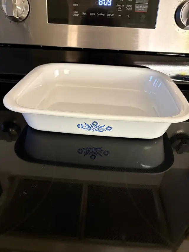 CORNINGWARE Baking Dish in Kitchen & Dining Wares in Mississauga / Peel Region - Image 6