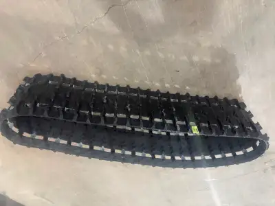 Removed at Dealership from Yamaha Sidewinder 1.25” x 137”, 15” wide, 2.86 pitch, part number 8JX-G71...
