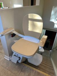 Right Hand Stairlift. Install Included! Great Shape. 