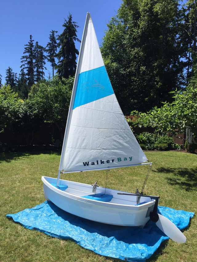 perspectief Wakker worden Calamiteit Walker Bay 8 Sailing Dinghy with 2.5 HP Mercury Outboard | Canoes, Kayaks &  Paddles | Winnipeg | Kijiji
