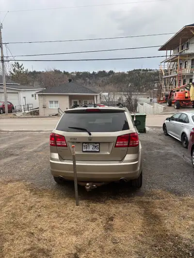 Je vends mon Dodge Journey 2009 en très bon état général. 94.000 km, 3,5 L Véhicule idéal pour famil...
