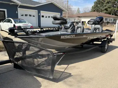 I'm selling a 2021 Tracker Pro Team 175 TXW, 75 hp 4 stroke,a robust and reliable fishing boat that'...