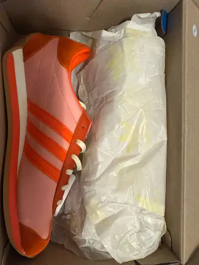 Women’s Adidas - Country OG, View more
