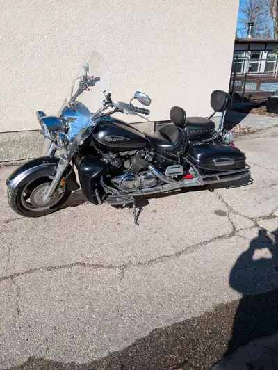 2009 Yamaha Royal Star Tour Deluxe 1300cc. New battery last year, mustang seats with backrests, lots...
