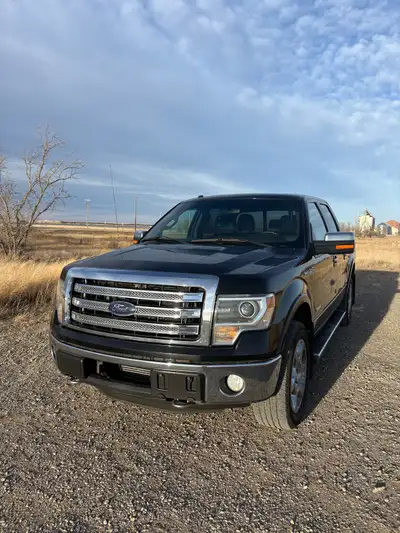2013 Ford F-150 Lariat in absolutely immaculate condition. This truck has been well taken care of an...