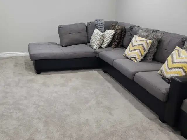 Sectional for quick sale!  in Couches & Futons in Ottawa - Image 3