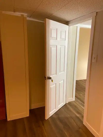 Shared and private rooms available for rent close to Golden mile.