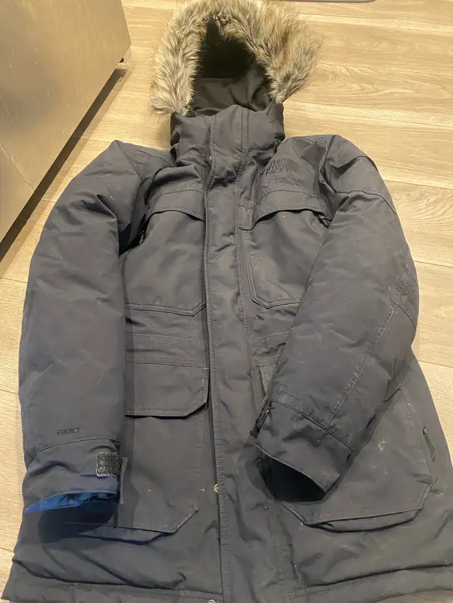 The North Face Men’s Winter Parka Jacket in Men's in Calgary - Image 6