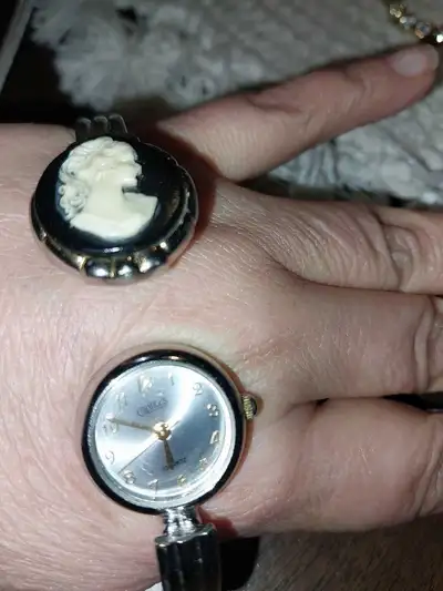 montre vintage  camé , View more