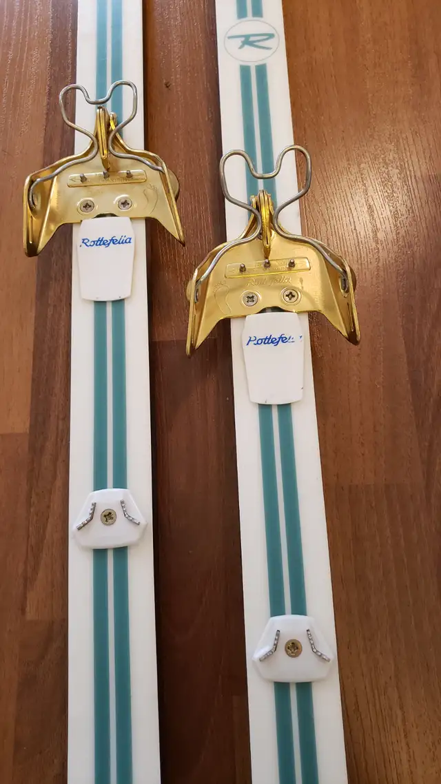 Vintage '80s Rossignol XC Ski Set - Length 180cm, Boot size 6.5 in Ski in Lethbridge - Image 10