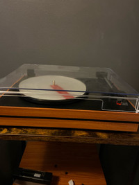 seasonlife record player used 6 times