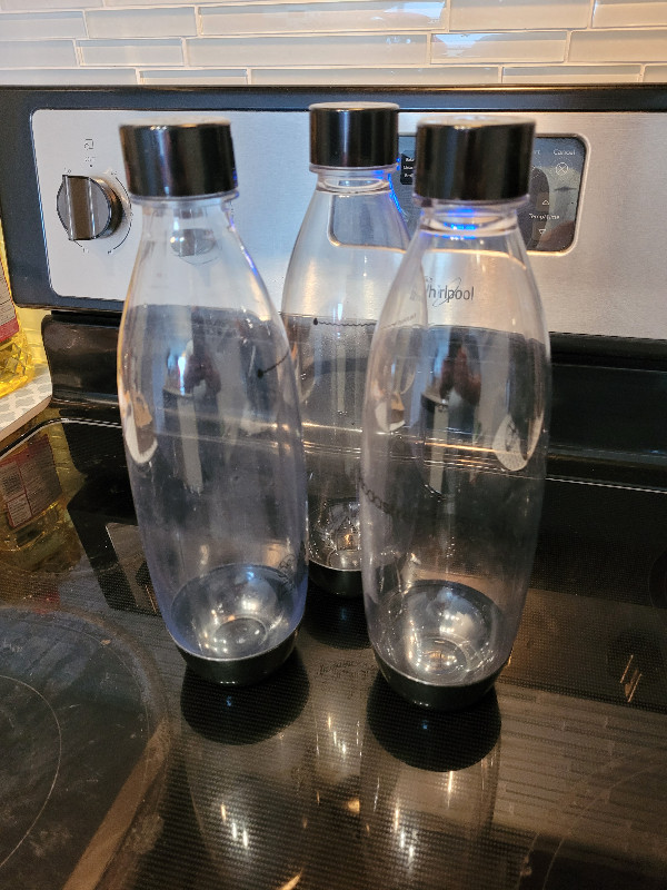 SodaStream avec 3 bouteilles dans Autre  à Ville de Montréal - Image 2