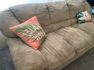 Free 3 seater couch. Pick up in carrington NW Calgary.