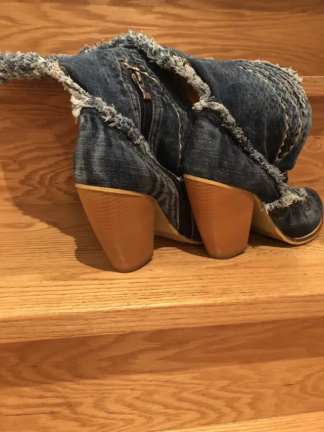 Jeans Boots  in Women's - Shoes in City of Montréal - Image 4