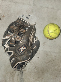 Worth Toxic, slow pitch glove 