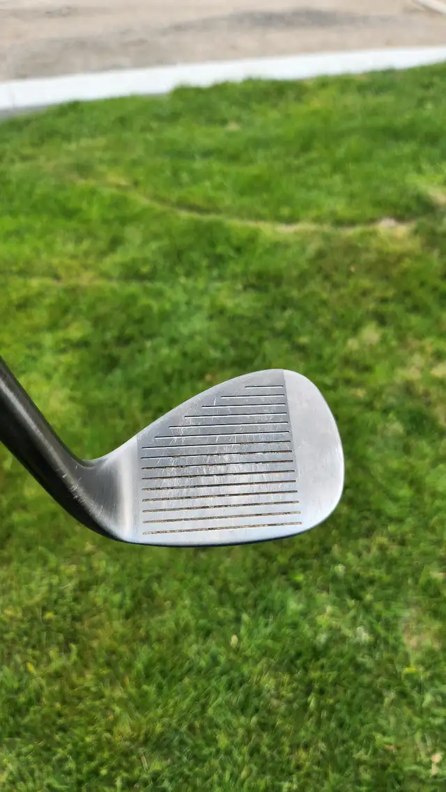 Cleveland CG14 52 Degree Wedge (LH) in Golf in Kitchener / Waterloo - Image 3