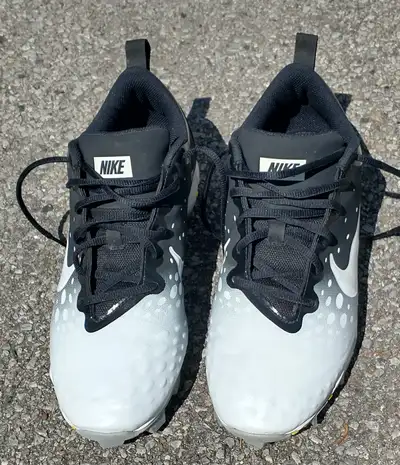 Women's size 10 Softball/Baseball Cleats. Like new. Cash only.