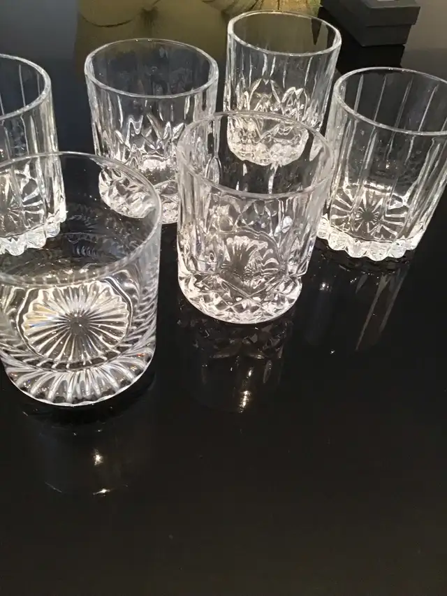 Lovely collection  of Crystal glasses  in Kitchen & Dining Wares in City of Montréal - Image 5