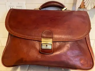Leather briefcase65076622677249120
