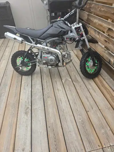 80cc dirt bike for sale runs fine . Fast little thing . My 11yr old wants to move to a quad .