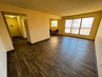 BEAUTIFUL 2 BEDROOM APARTMENT WITH BALCONY FOR ONLY $1,290!