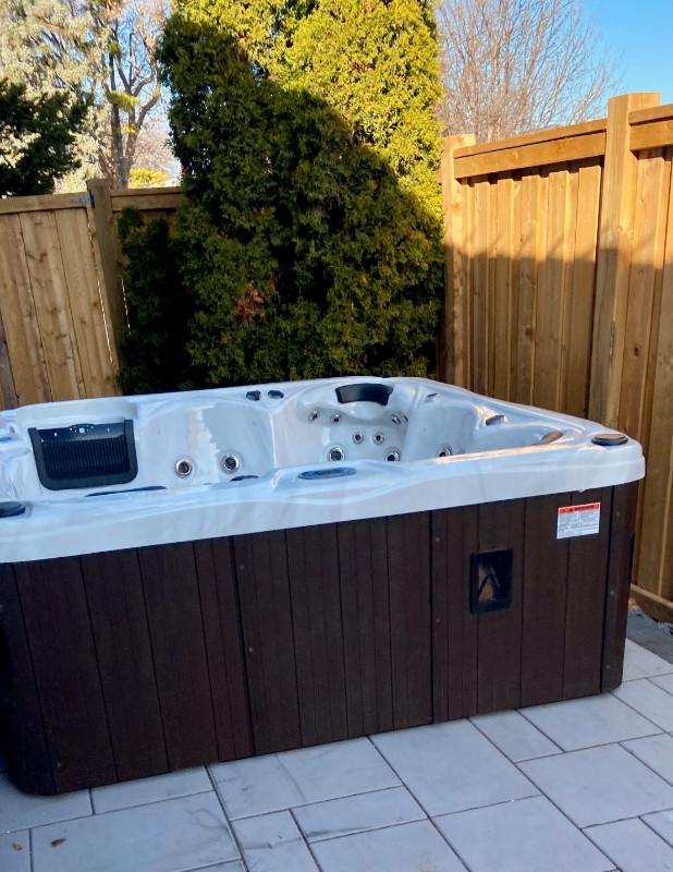 WOW! New 6 Person Spa In Stock-54 Jet-FullyLoaded-Free DeliveryN in Hot Tubs & Pools in Napanee - Image 2