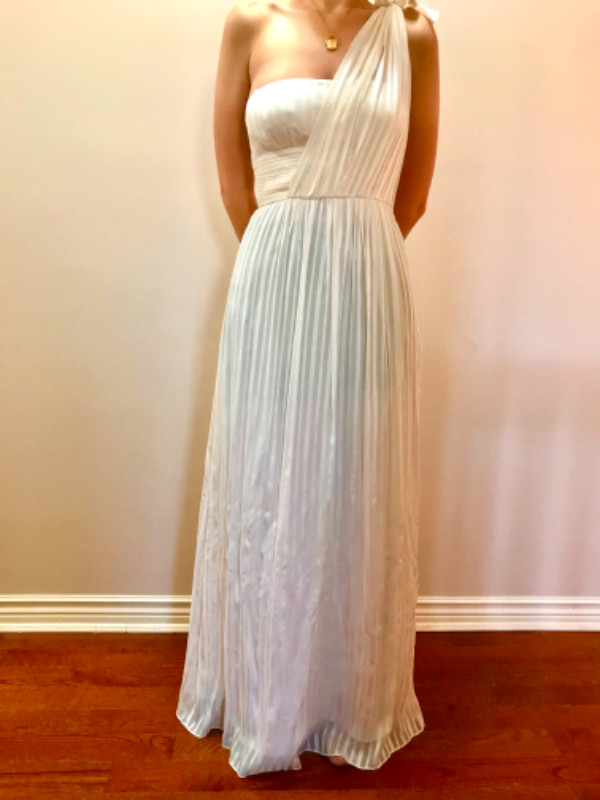 BCBG Grecian Style, Cream? Gown,  Size 8, Wedding/Prom in Wedding in City of Halifax