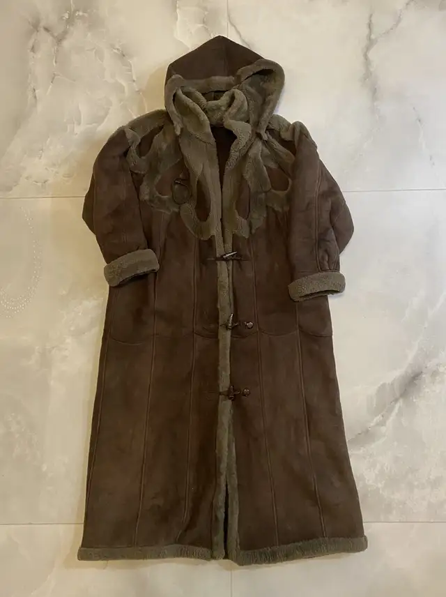 Shearling coat With removable hood62863737898626123