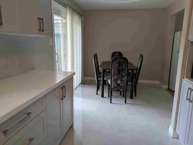 Rooms for rent to students in Waterloo in Room Rentals & Roommates in Kitchener / Waterloo - Image 4