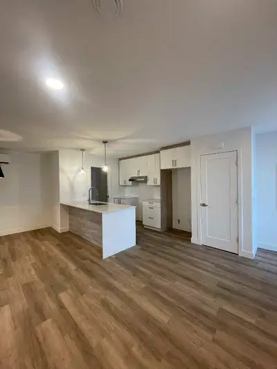 APPARTEMENTS NEUFS 3 1/2 (900$) 4 1/2 (1125$) 5 1/2 (1225$) Construction neuve, 2024 à Coaticook!! D...